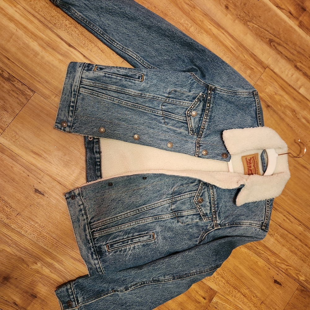 Levi's Classic Blue Jacket with Cream Sherpa Lining